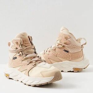 Hoka Women's Lace Up Boots in Beige and Cream